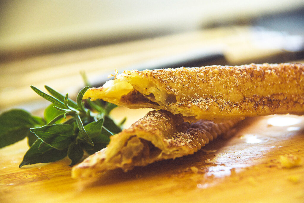 Pastel de banana com canela