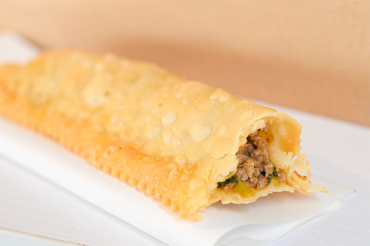 Pastel de carne（ミンチのパステル）